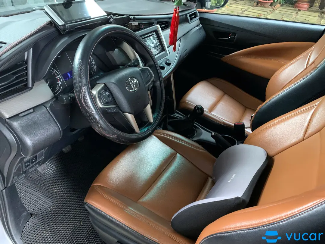Toyota innova e 2.0 mt 2019 - Nội thất 2