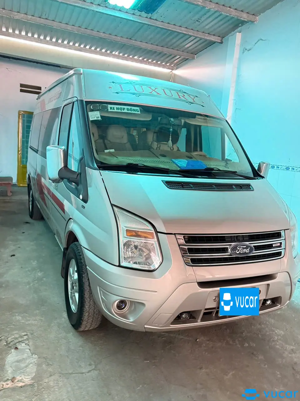 Ảnh xe Ford Transit 16 chỗ 2018