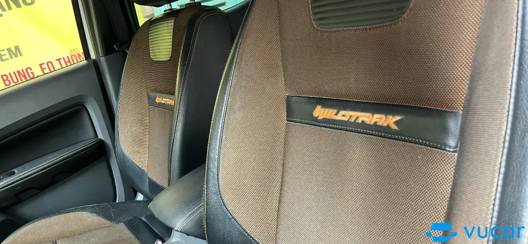 Ford Wildtik 3.2 đăng ký 3/12/15 - Nội thất 5