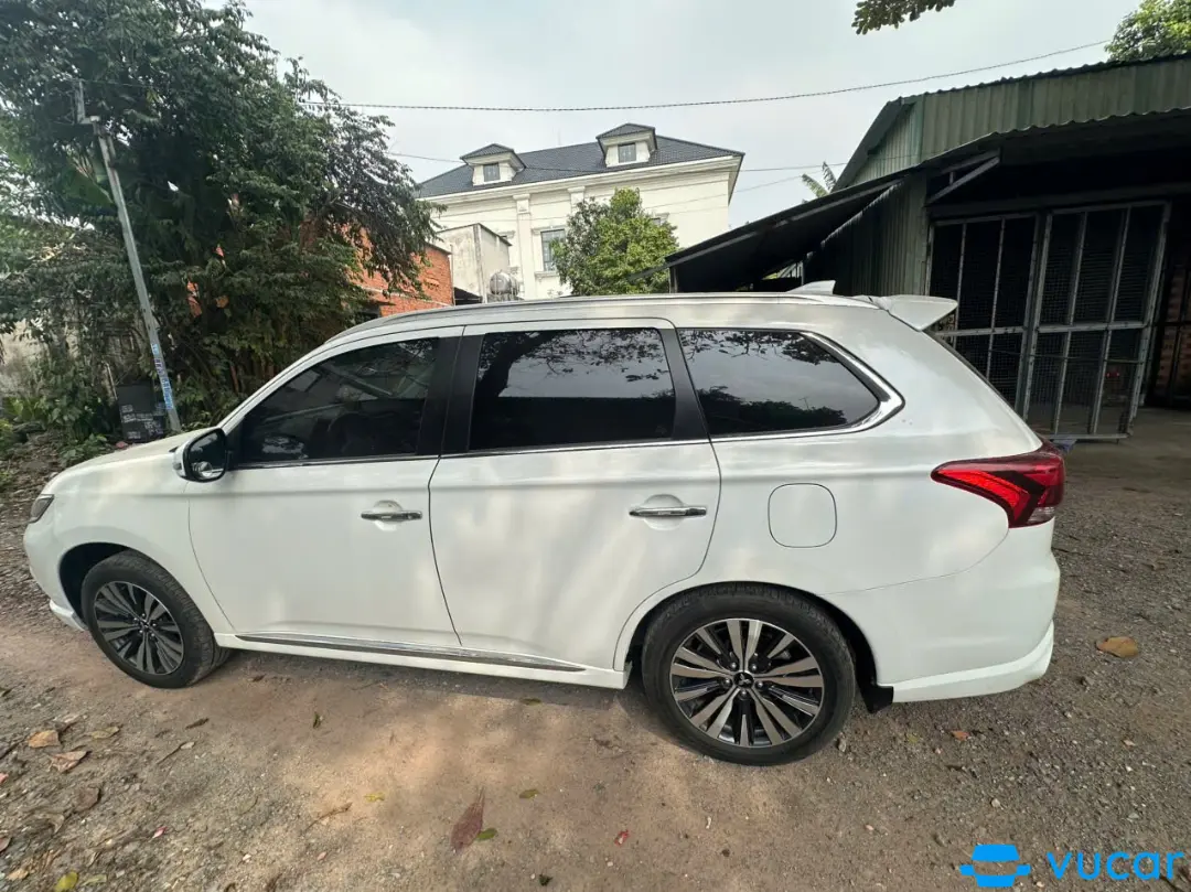 Mitsubishi Outlander 2022 - Ngoại thất 4