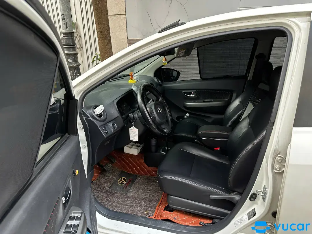 Toyota Wigo 1.2 AT 2021 - Nội thất 2