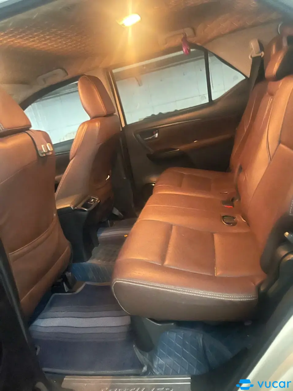 Toyota Fortuner 2.4G 4x2 MT 2018 - Nội thất 3