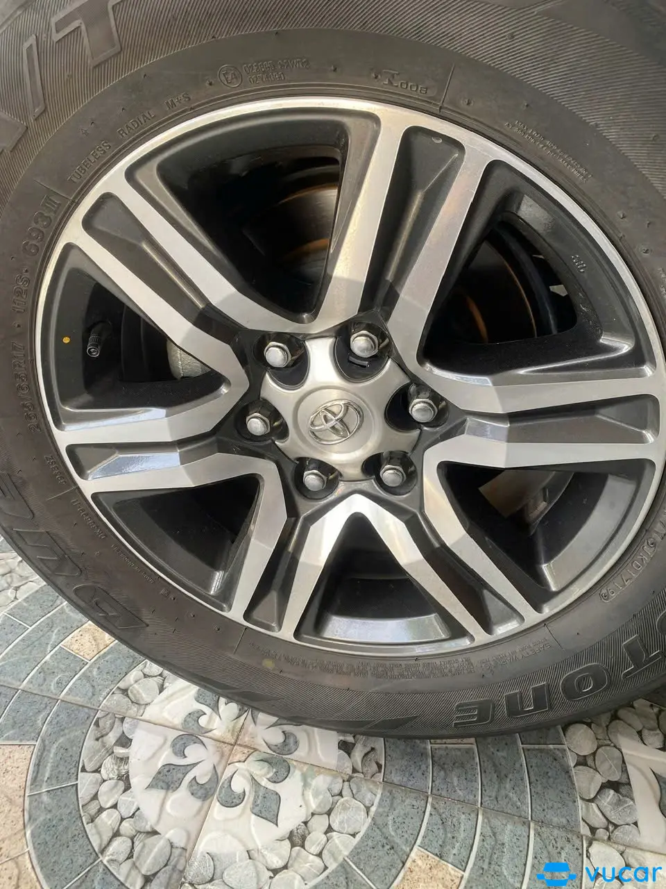 Toyota Fortuner 2.4G 4x2 AT 2020 - Ngoại thất 3