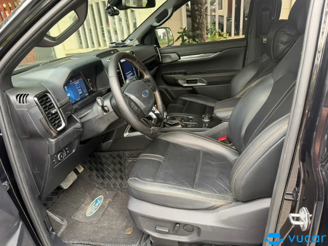 Ford Ranger Wildtrak 2.0L 4x4 AT 2025 - Nội thất 3