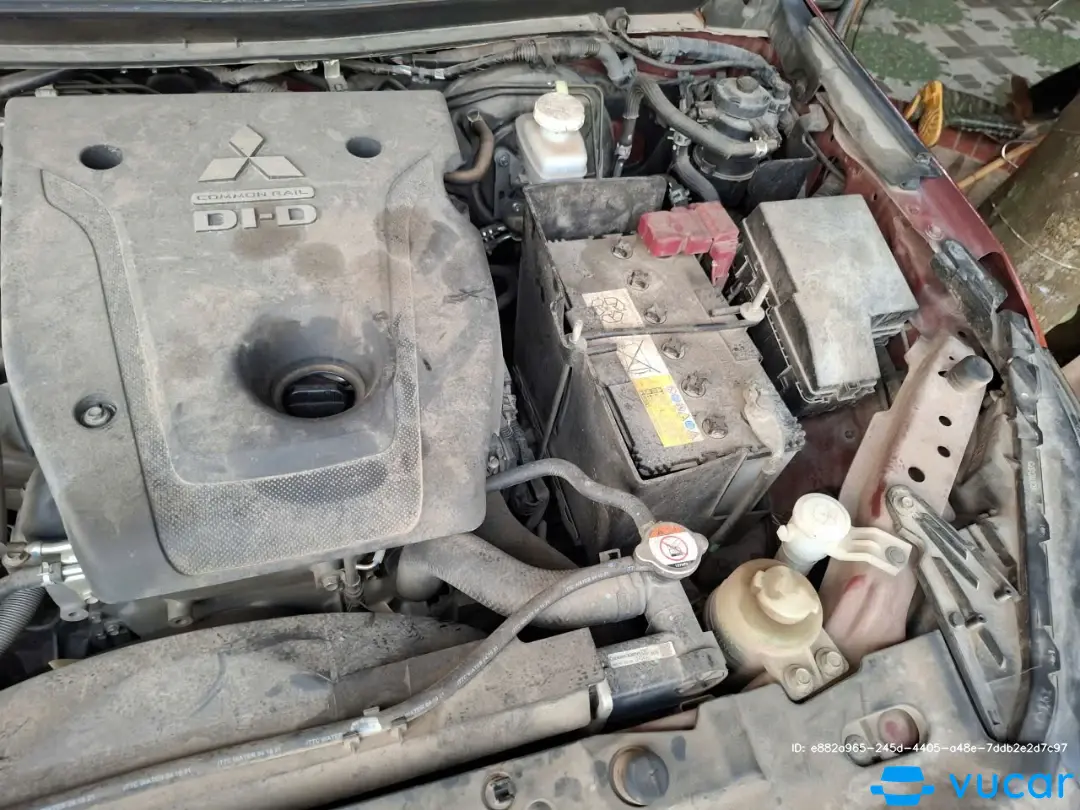 Mitsubishi Triton AT 2021 - Khoang động cơ 2