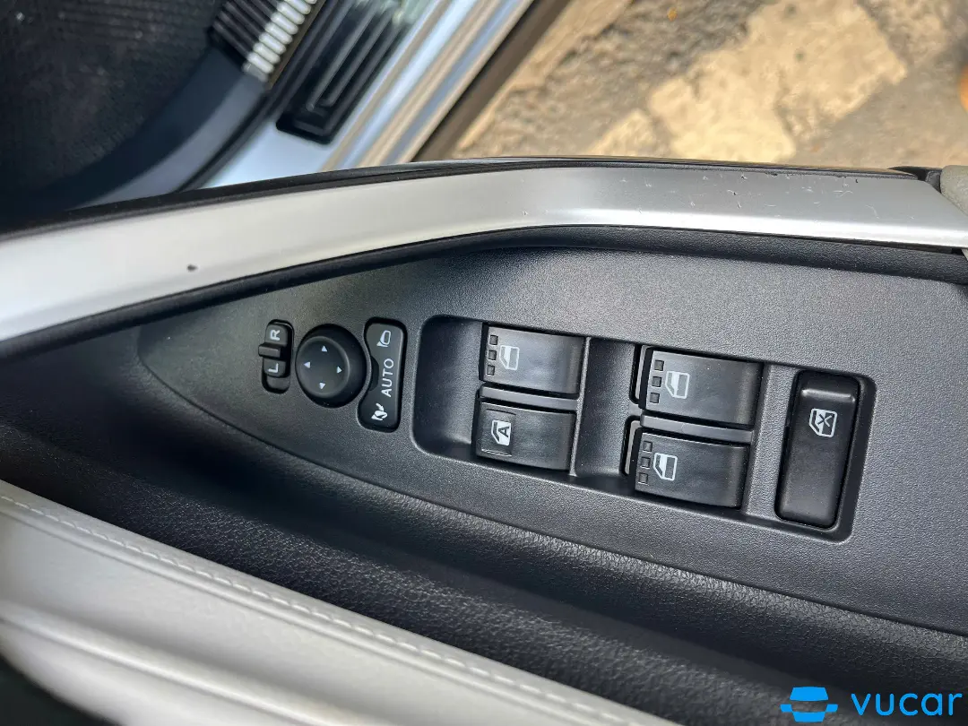 Toyota Veloz Cross Top 1.5 CVT 2022 - Nội thất 9