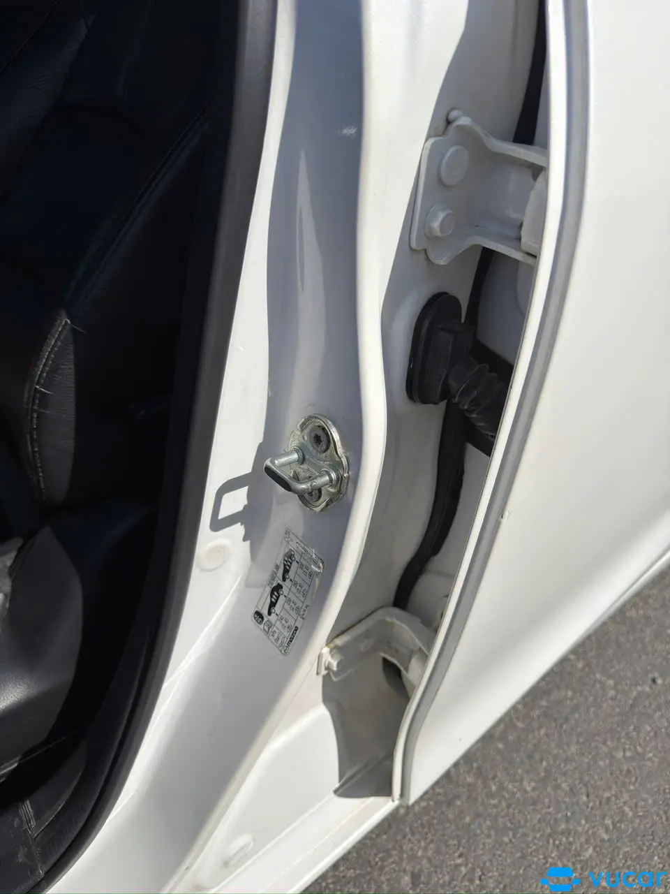 Mazda 3 2.0L Sedan 2017 - Nội thất 12