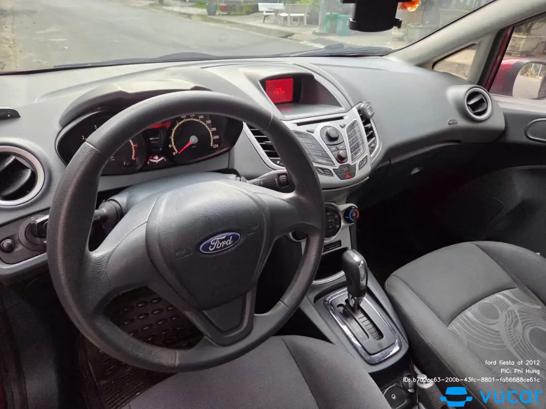 ford fiesta at 2012 - Nội thất 3