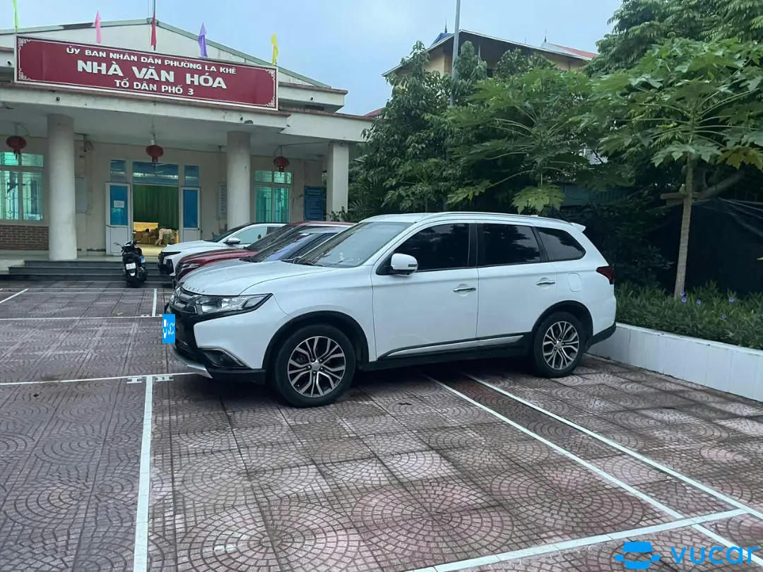 Ảnh xe Mitsubishi Outlander 2.0 CVT 2019