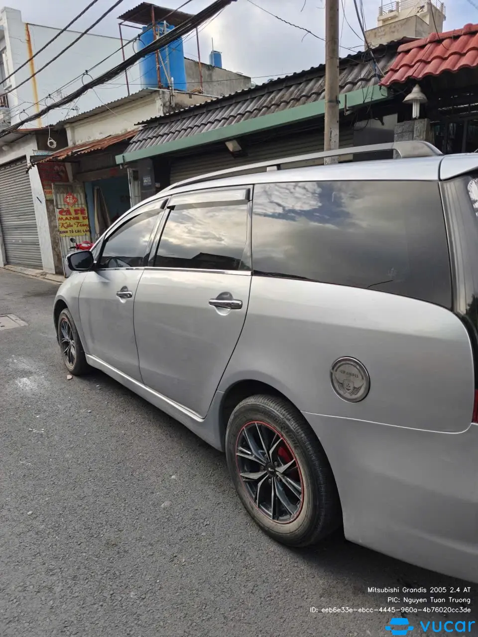 Mitsubishi Grandis 2005 2.4 AT - Ngoại thất 5