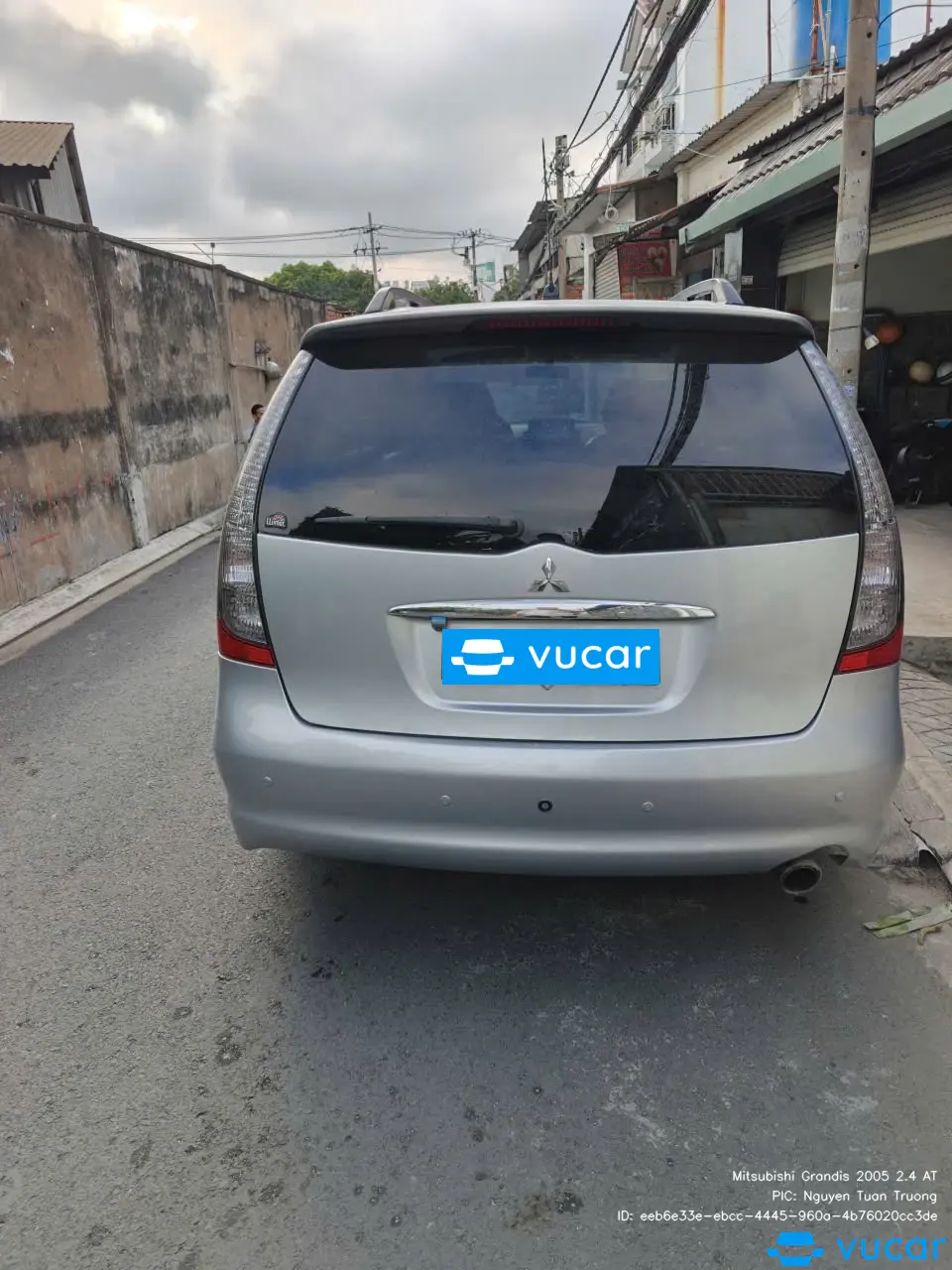 Mitsubishi Grandis 2005 2.4 AT - Ngoại thất 3
