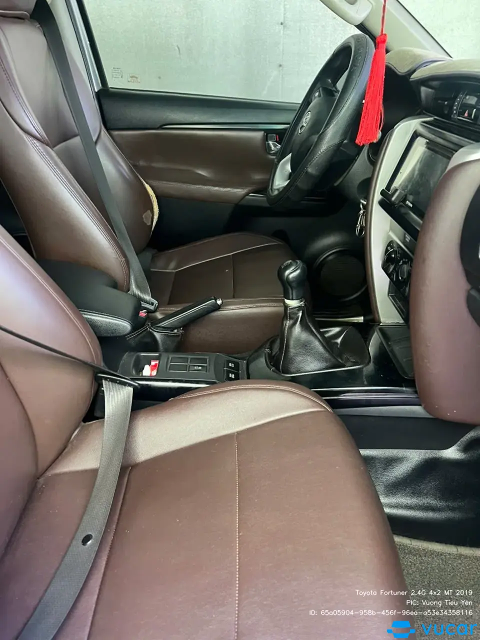 Toyota Fortuner 2.4G 4x2 MT 2019 - Nội thất 1