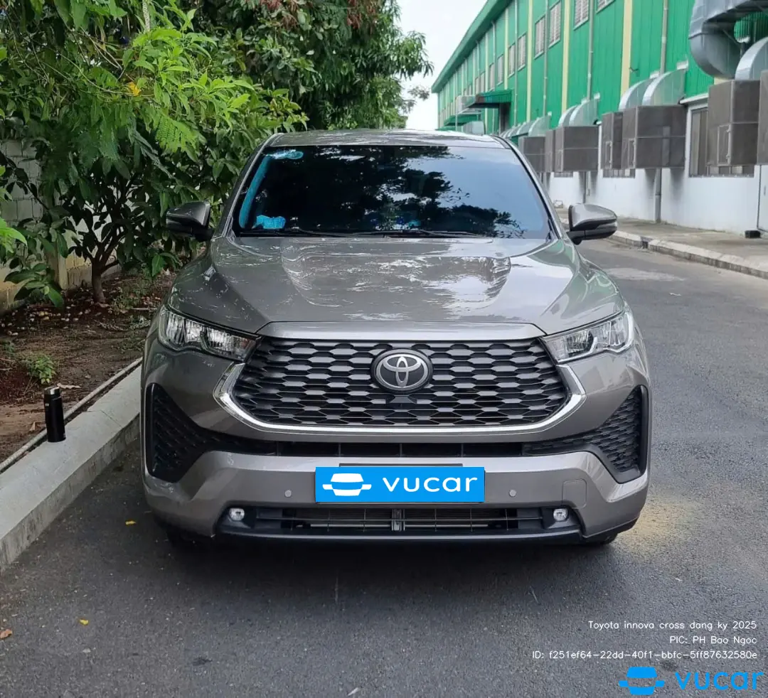 Ảnh xe Toyota innova cross đăng ký 2025 - ảnh 1