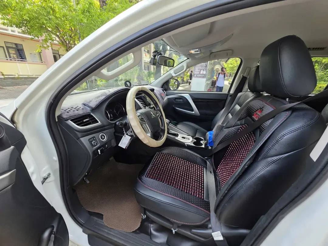 Mitsubishi Pajero sport 2.4D 4x2 AT 2019 - Nội thất 1