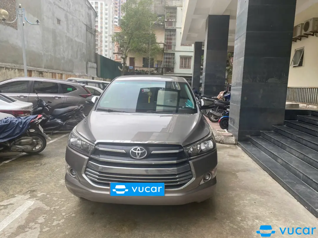 Toyota Innova 2.0E 2016