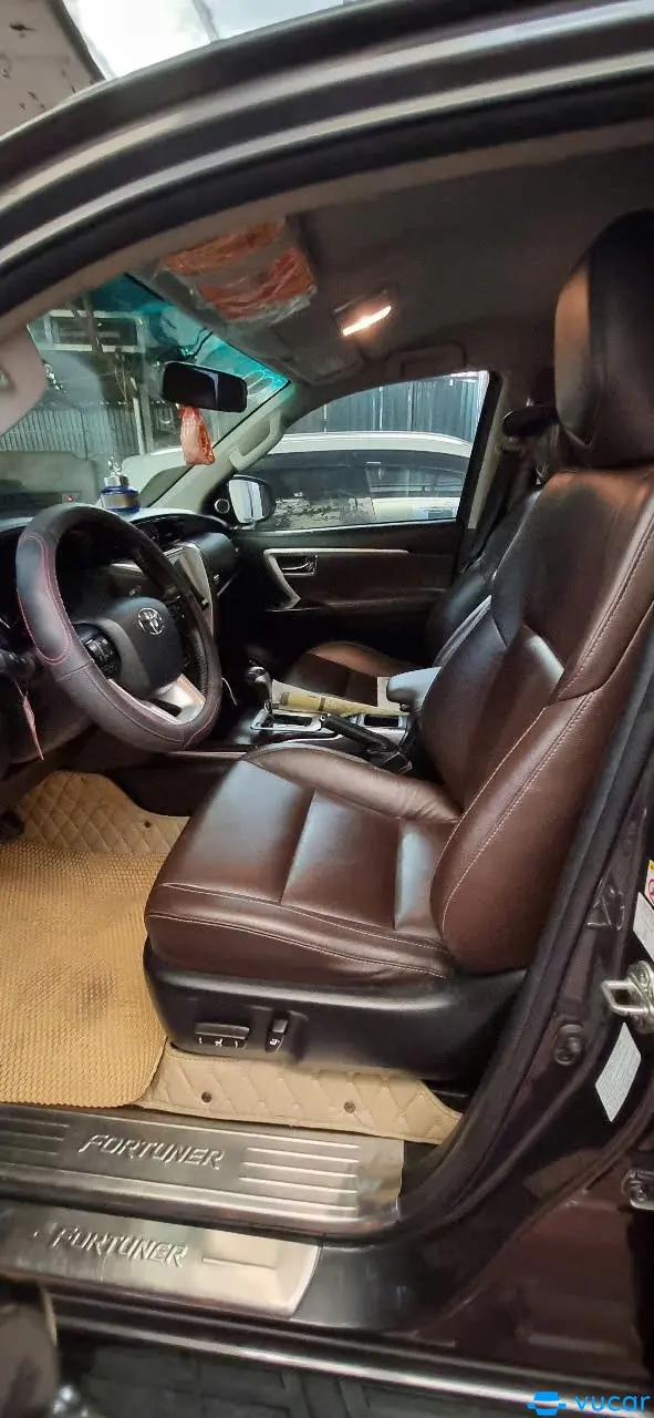 Toyota Fortuner 2.7V 4x4 AT 2017 - Nội thất 2