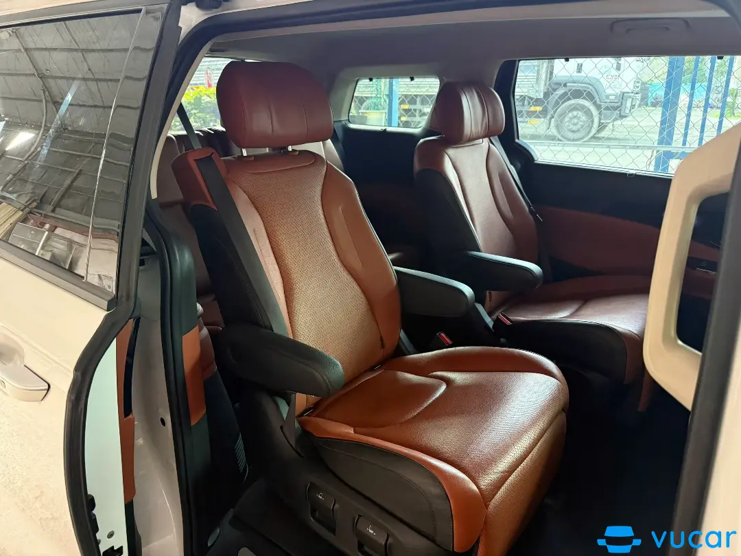Kia Carnival Premium 2.2D 2022 - Nội thất 4