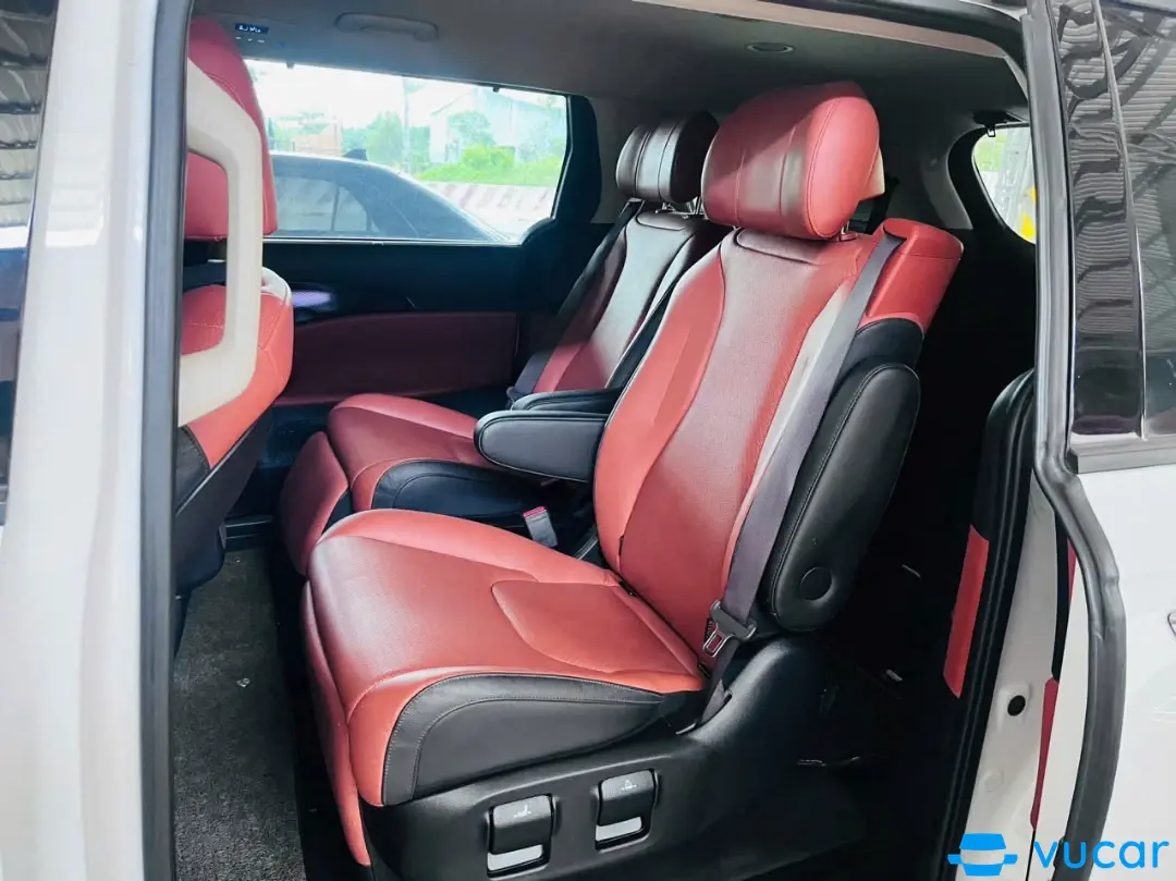 Kia Carnival Premium 2.2D 2022 - Nội thất 8