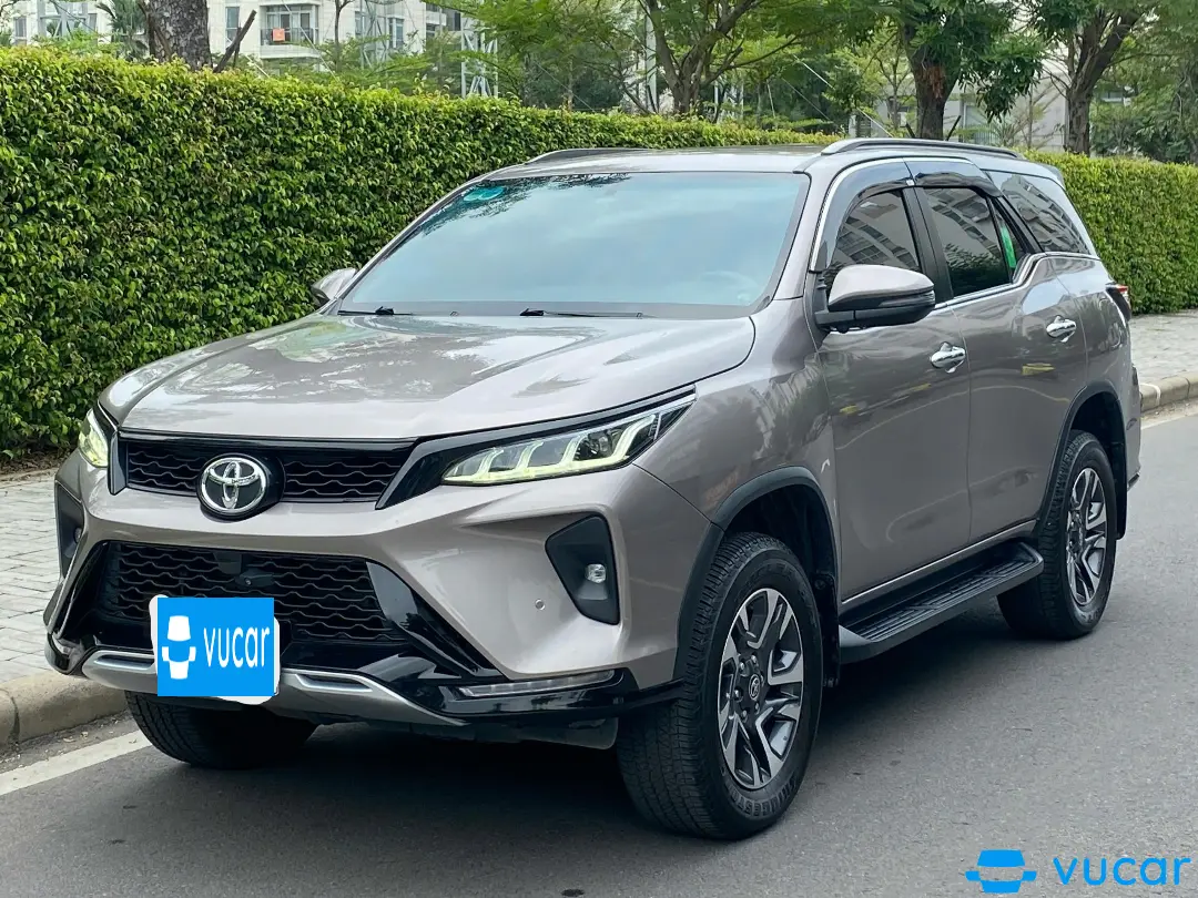 Toyota Fortuner Legender 2.4L 4x2 AT 2022 - Ngoại thất 1