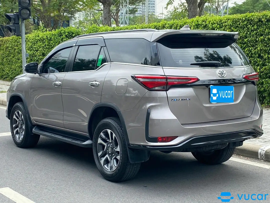 Toyota Fortuner Legender 2.4L 4x2 AT 2022 - Ngoại thất 3
