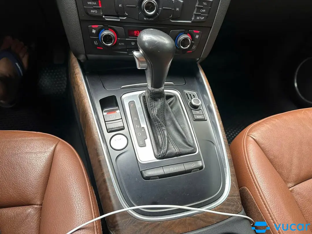 Audi Q5 2.0 AT 2011 - Nội thất 2