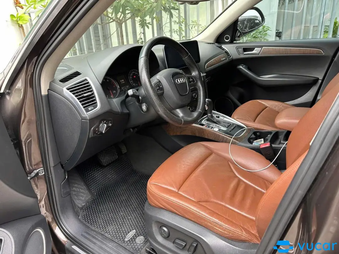 Audi Q5 2.0 AT 2011 - Nội thất 4