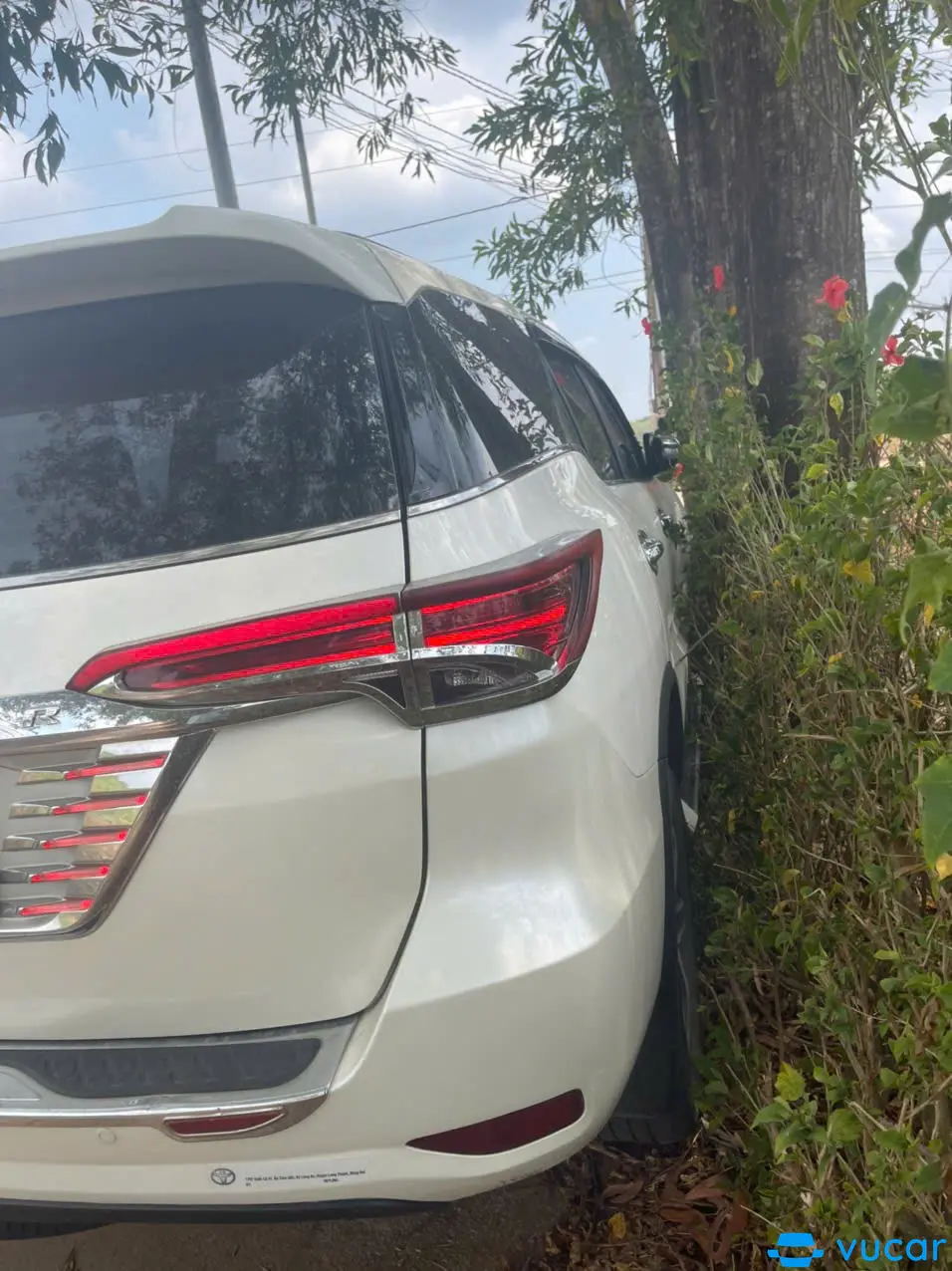 Toyota Fortuner 2.8V 4x4 AT 2018 - Ngoại thất 6