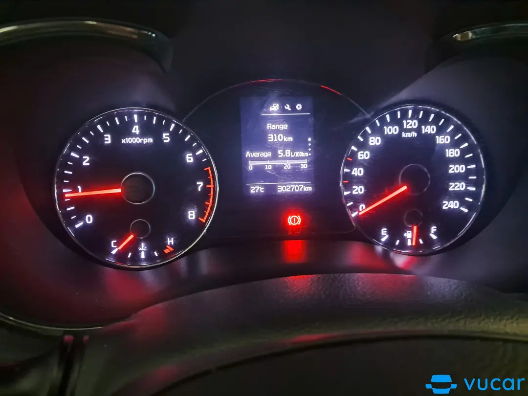 Kia Cerato 1.6G MT 2018 - Nội thất 1