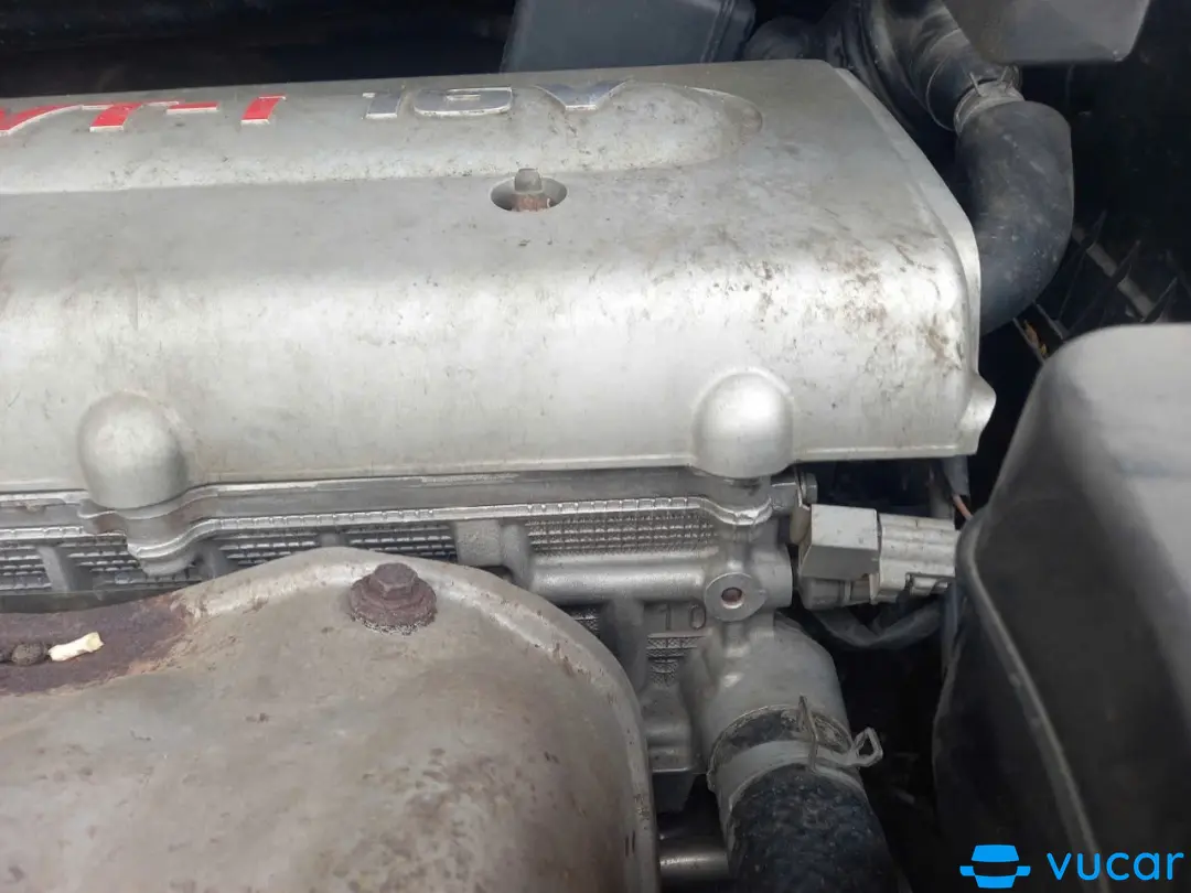 Toyota Camry 2.4 2010 - Khoang động cơ 3