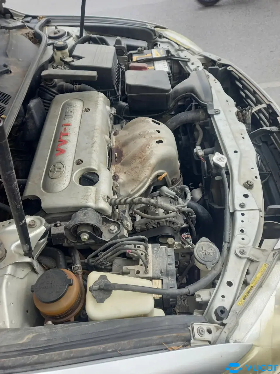 Toyota Camry 2.4 2010 - Khoang động cơ 8