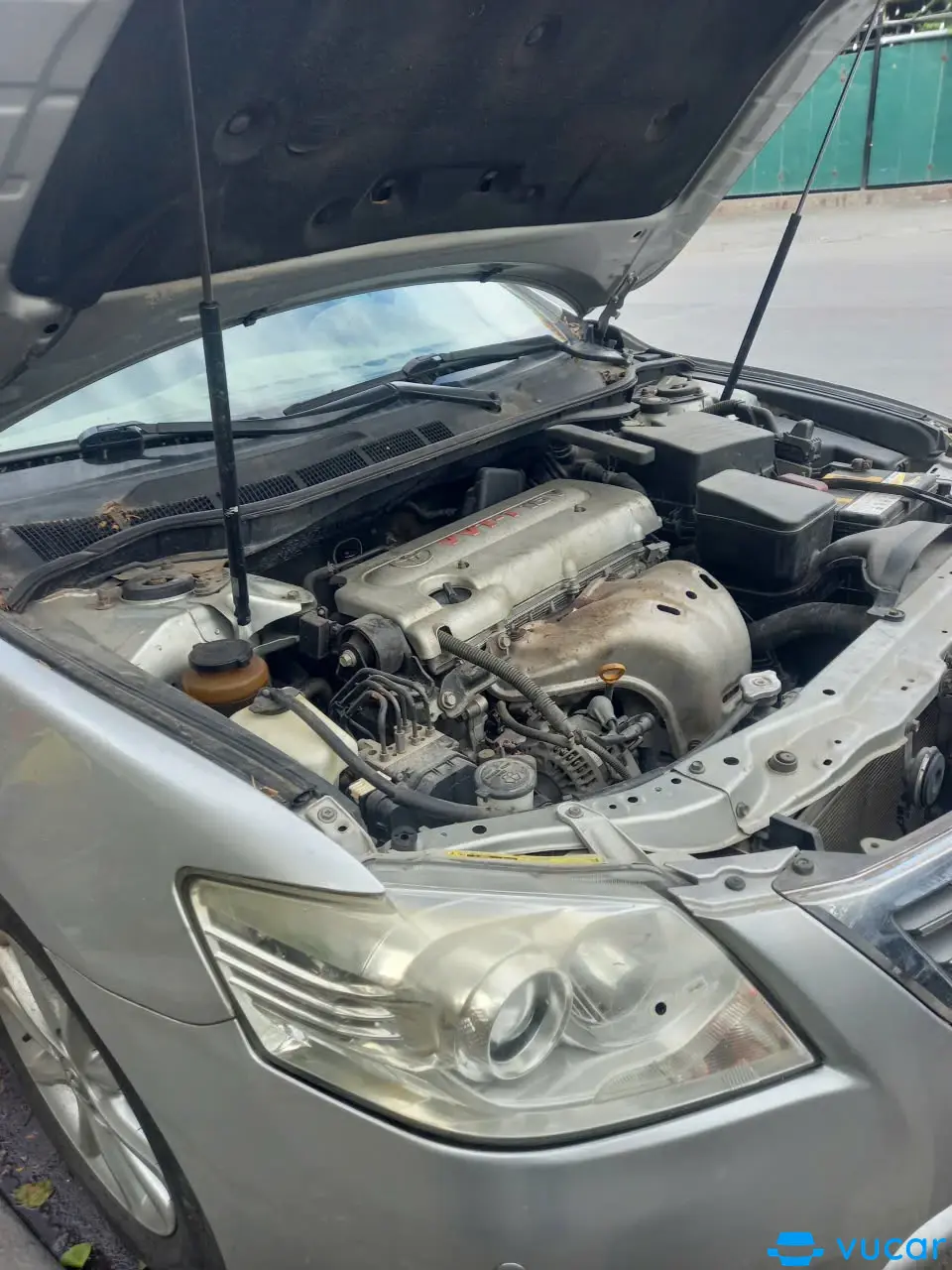 Toyota Camry 2.4 2010 - Khoang động cơ 1