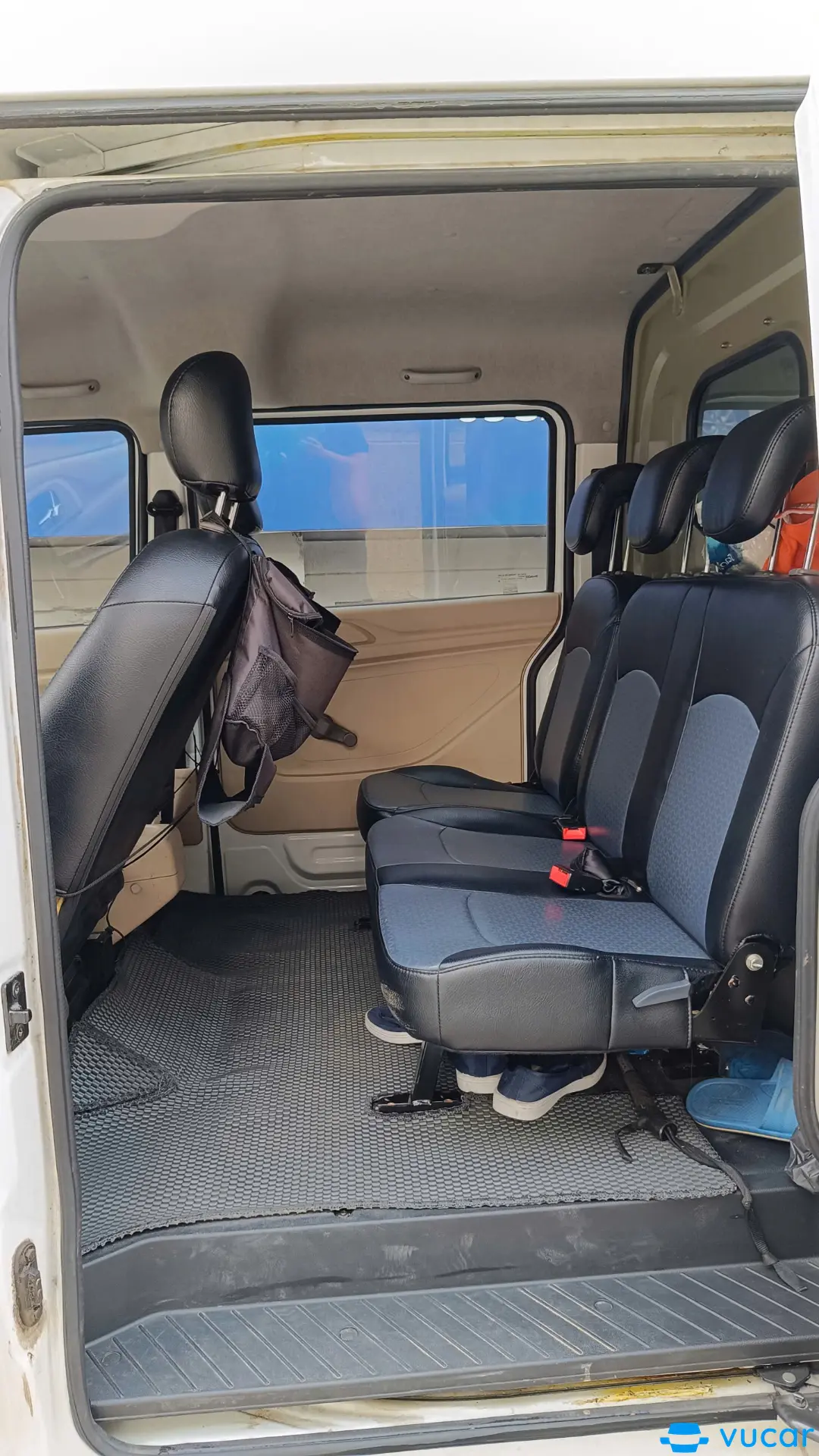 Thaco Frontier Van 5S 2023 - Nội thất 2