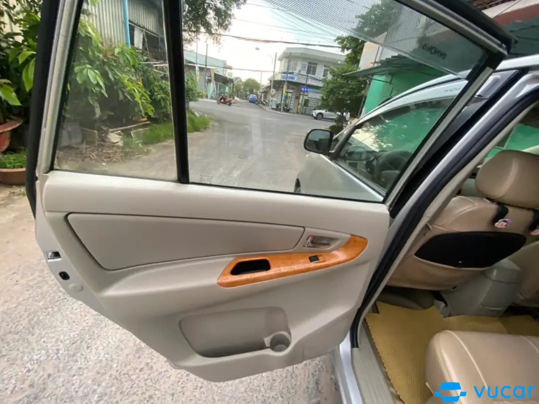 Toyota Innova G 2009 - Nội thất 8