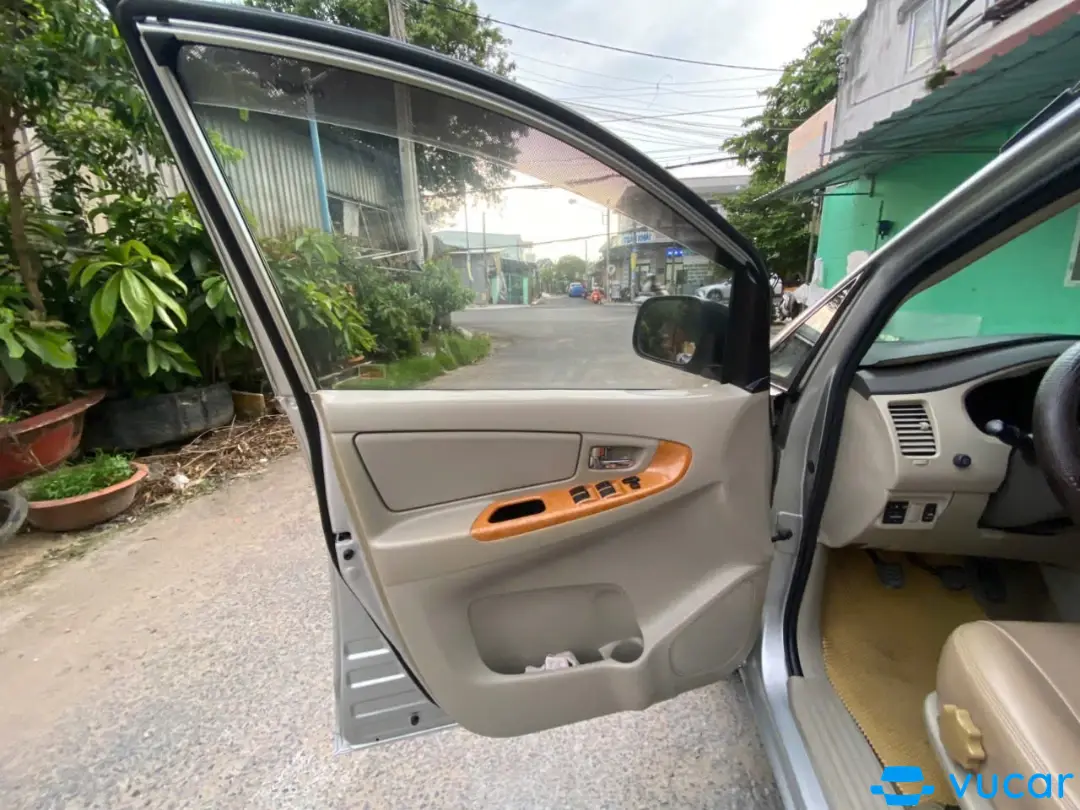 Toyota Innova G 2009 - Nội thất 11