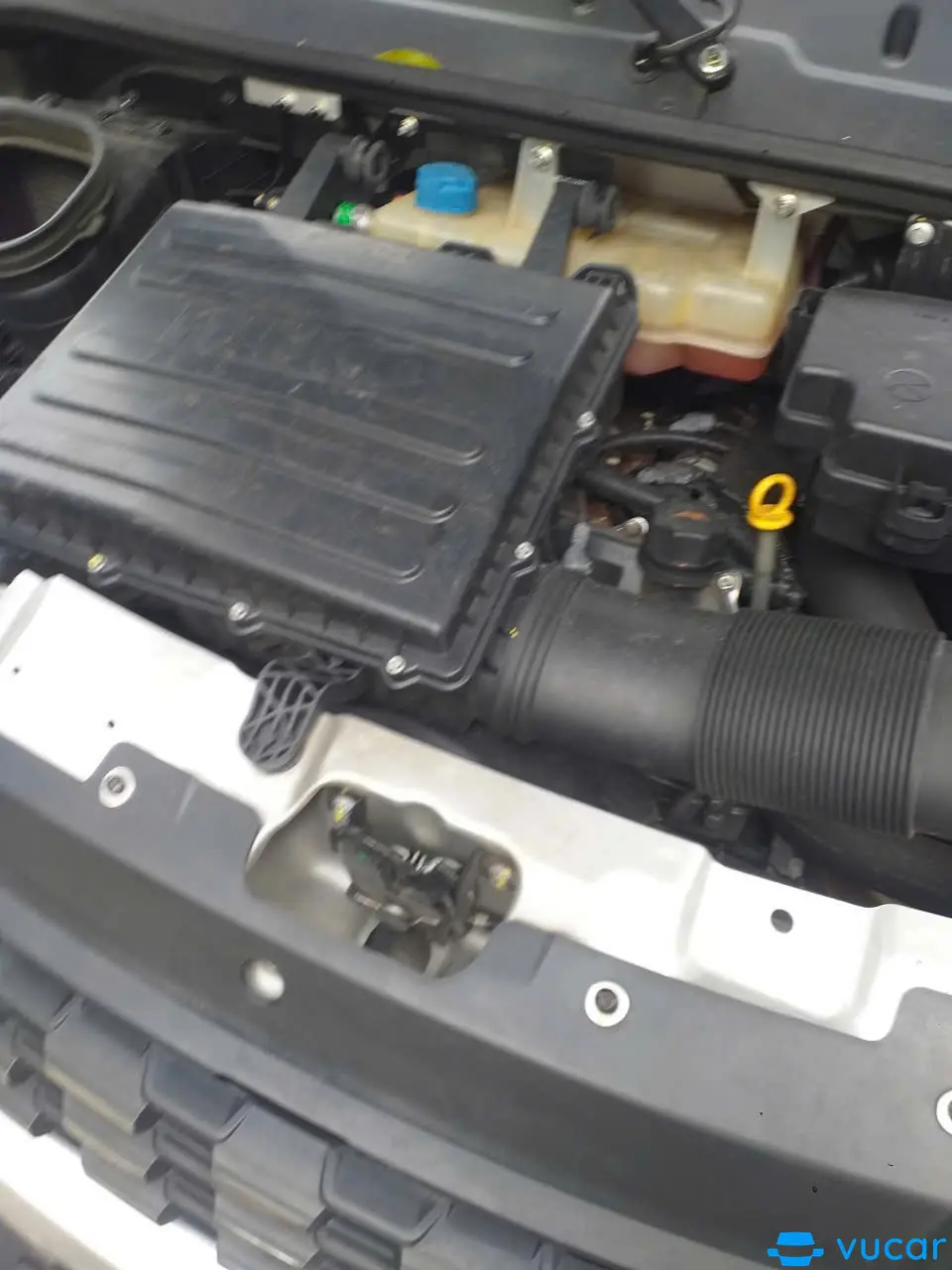 Ford Ranger AT 2023 4x2 - Khoang động cơ 1