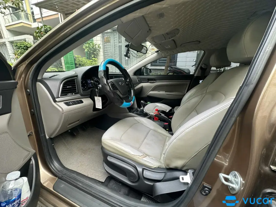 Hyundai Elantra 2016 - Nội thất 2