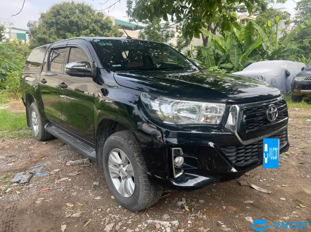 Toyota Hilux 2.4E 4x2 AT 2018 - Ngoại thất 1
