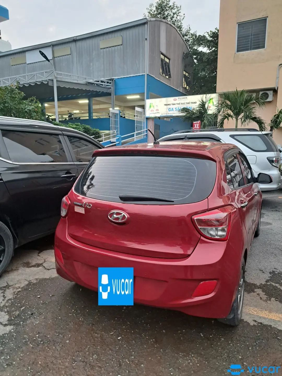 Ảnh xe Humdai i10 mau đỏ 1.0 đời 2015