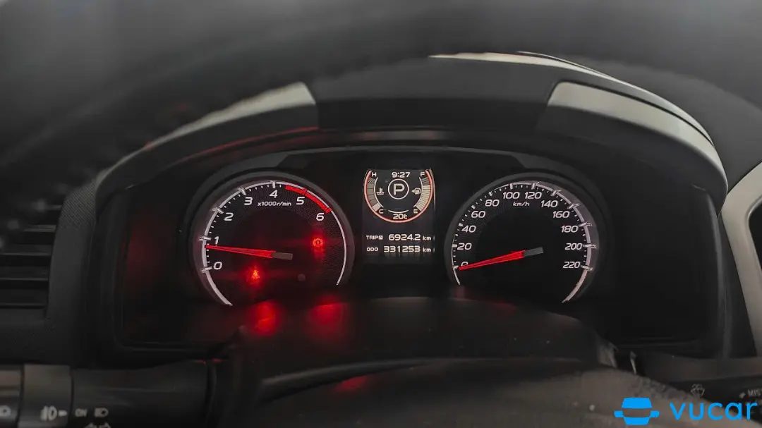 Isuzu MU-X std 2016 - Nội thất 3