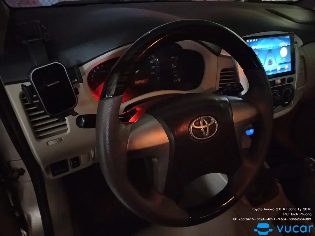 Toyota Innova 2.0 MT 2016 - Nội thất 1