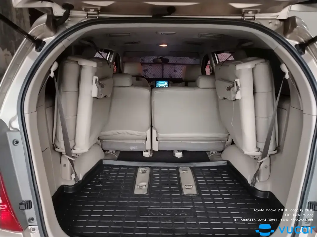Toyota Innova 2.0 MT 2016 - Nội thất 3