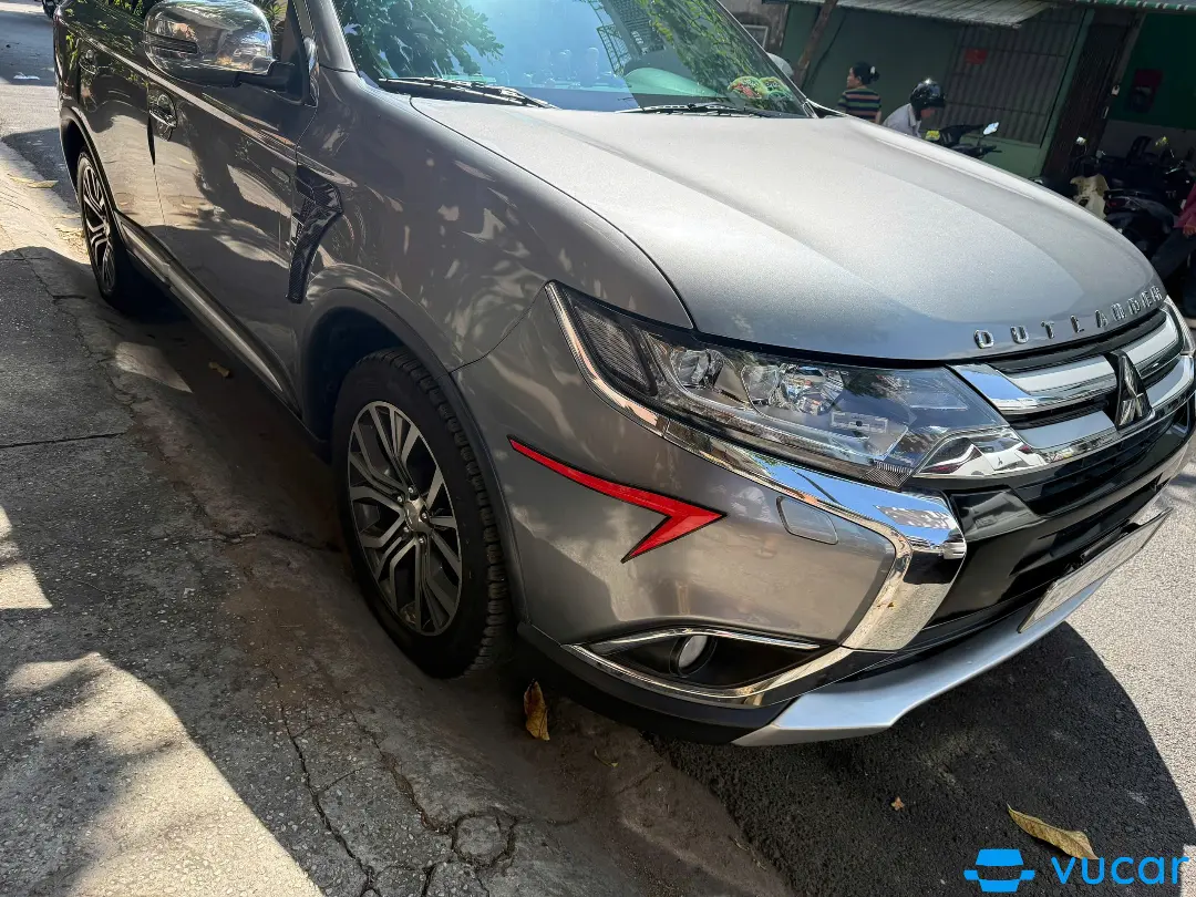 Mitsubishi Outlander 2.0 Premium 2018 - Ngoại thất 6