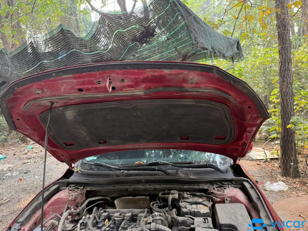 mazda 3 2019  - Khoang động cơ 14