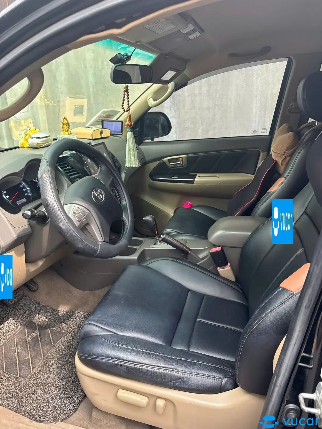 Toyota Fortuner 2.7V 4x2 AT 2013 - Nội thất 6