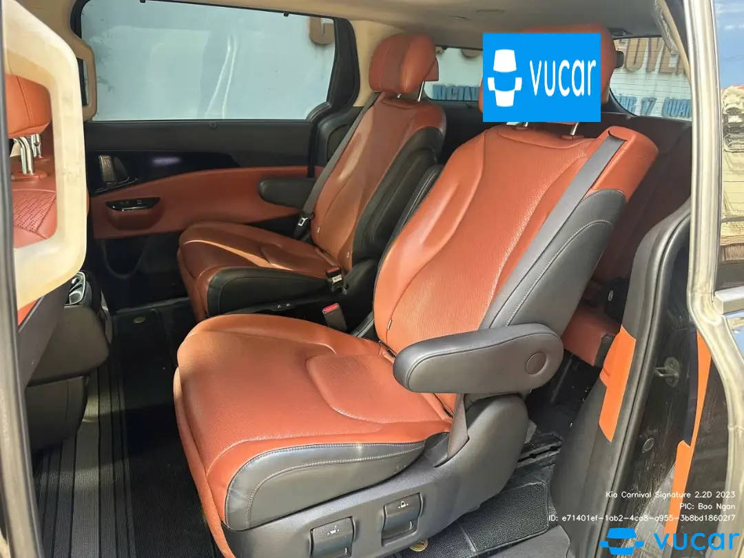 Kia Carnival Signature 2.2D 2023 - Nội thất 2