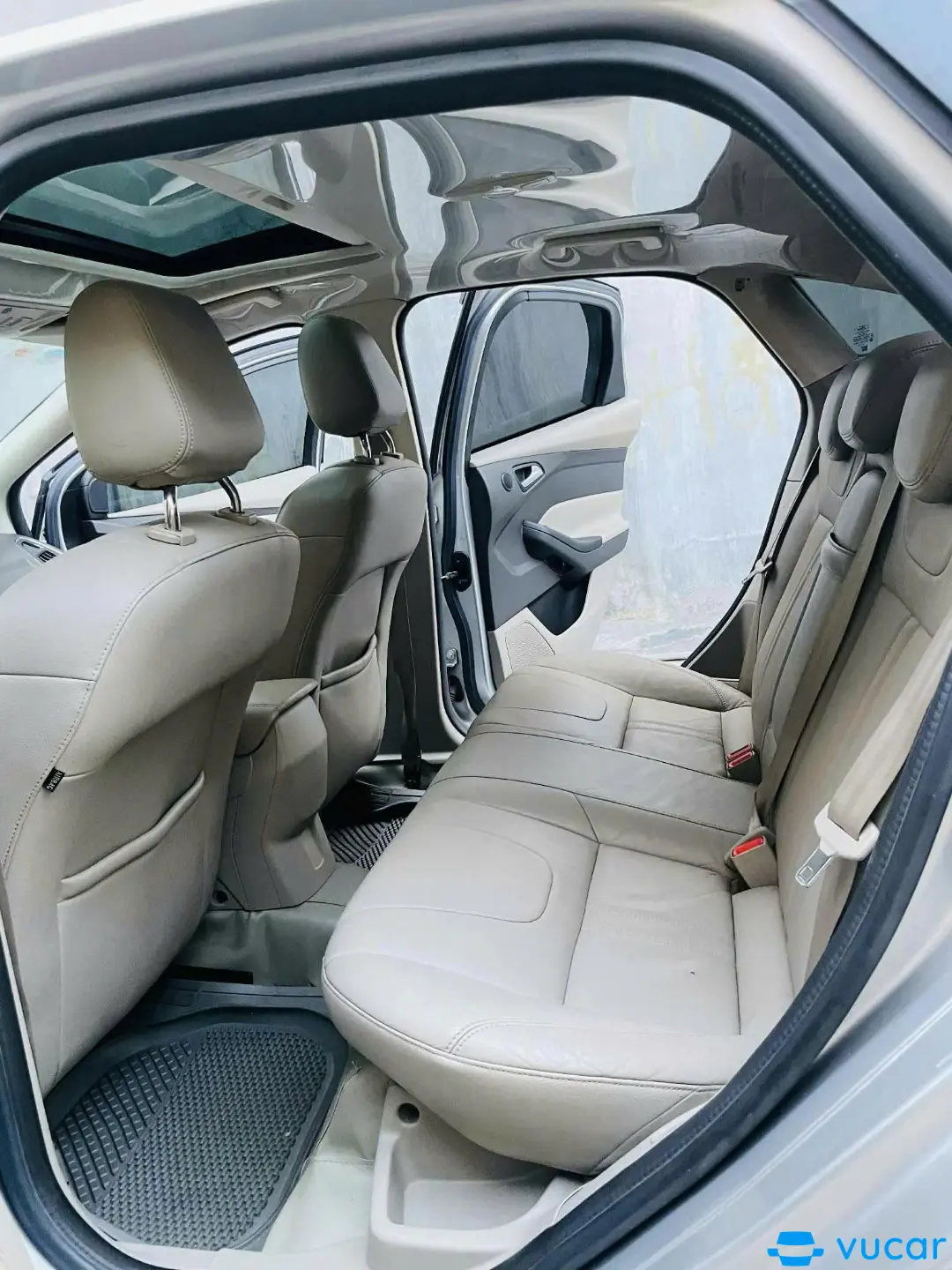 Ford Focus Titanium 2.0 AT 2015 - Nội thất 4