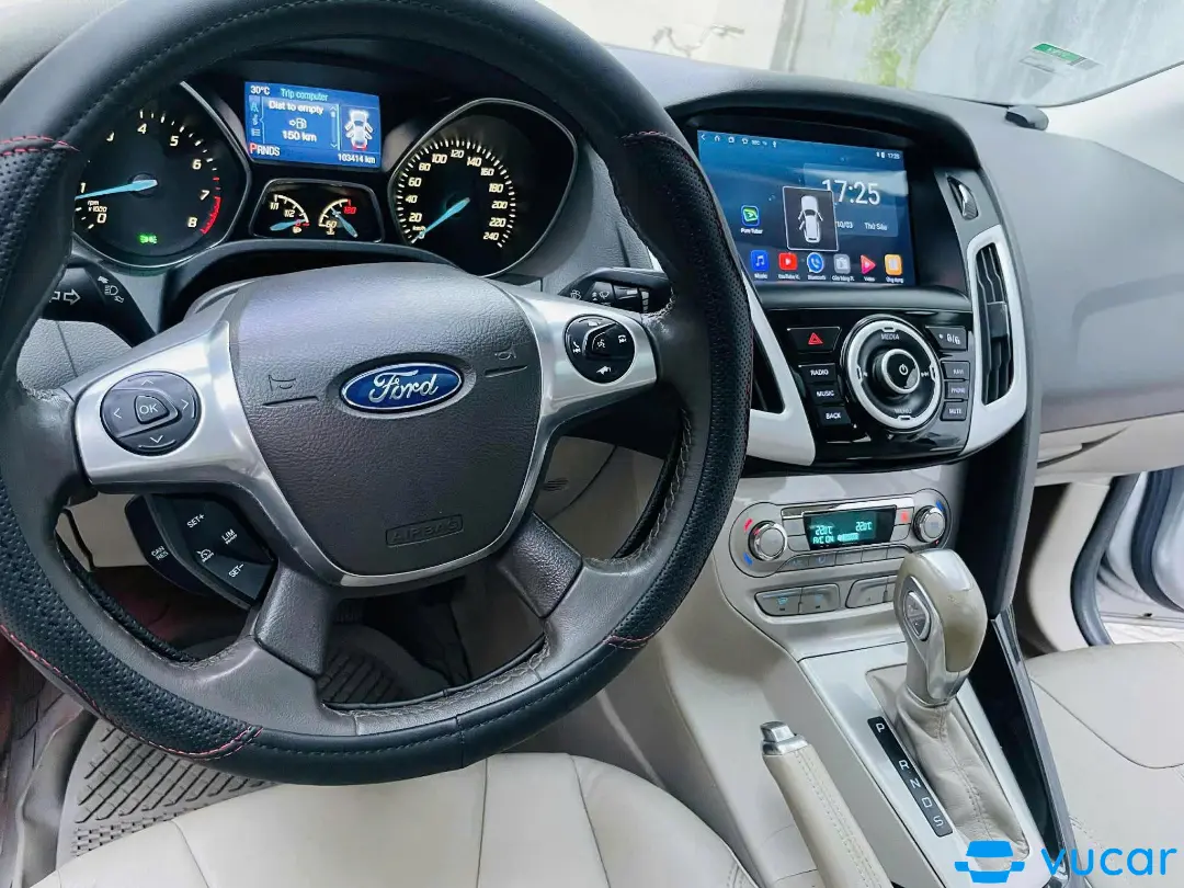 Ford Focus Titanium 2.0 AT 2015 - Nội thất 9