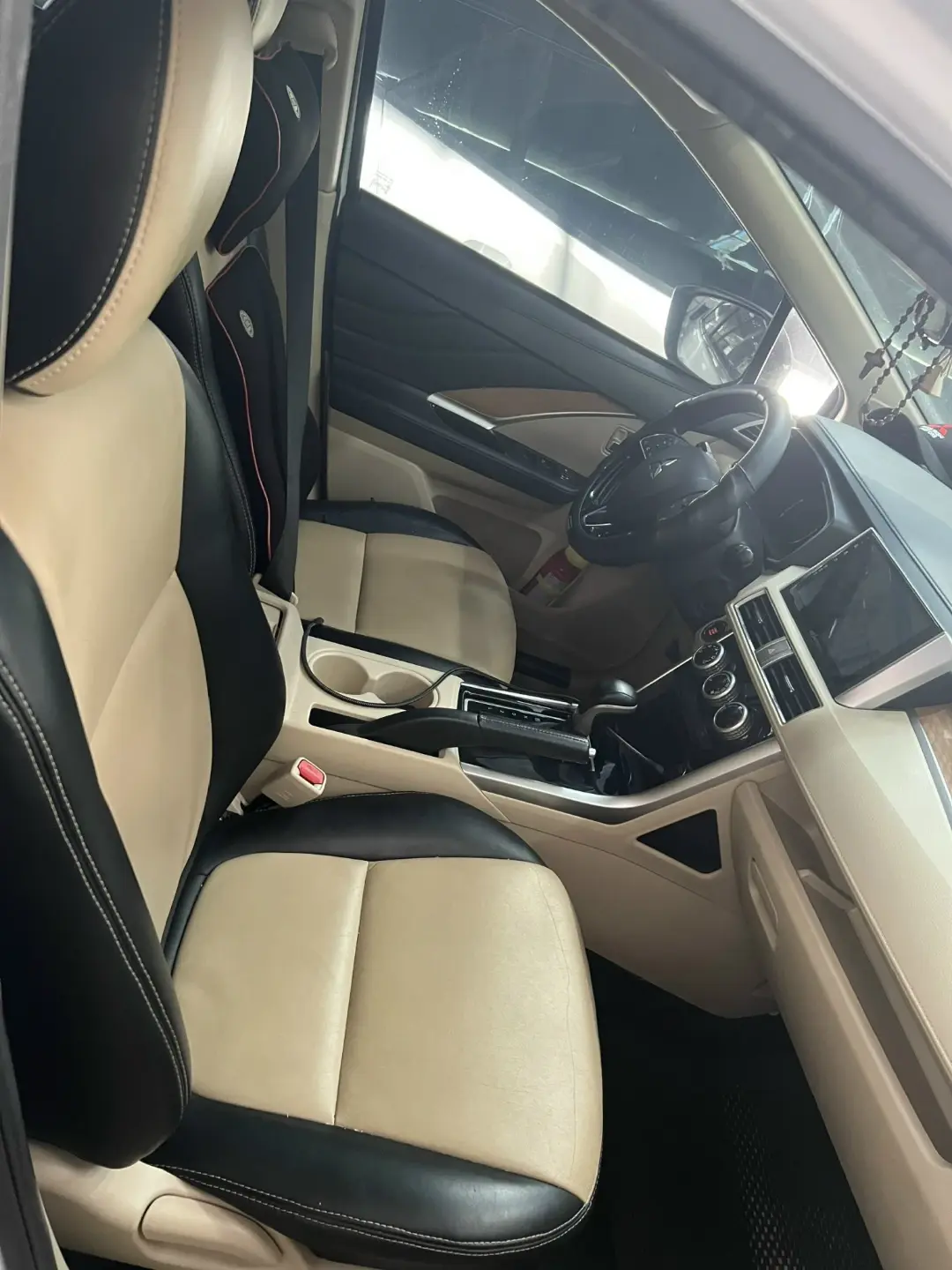 Mitsubishi Xpander 1.5 AT 2019 - Nội thất 3