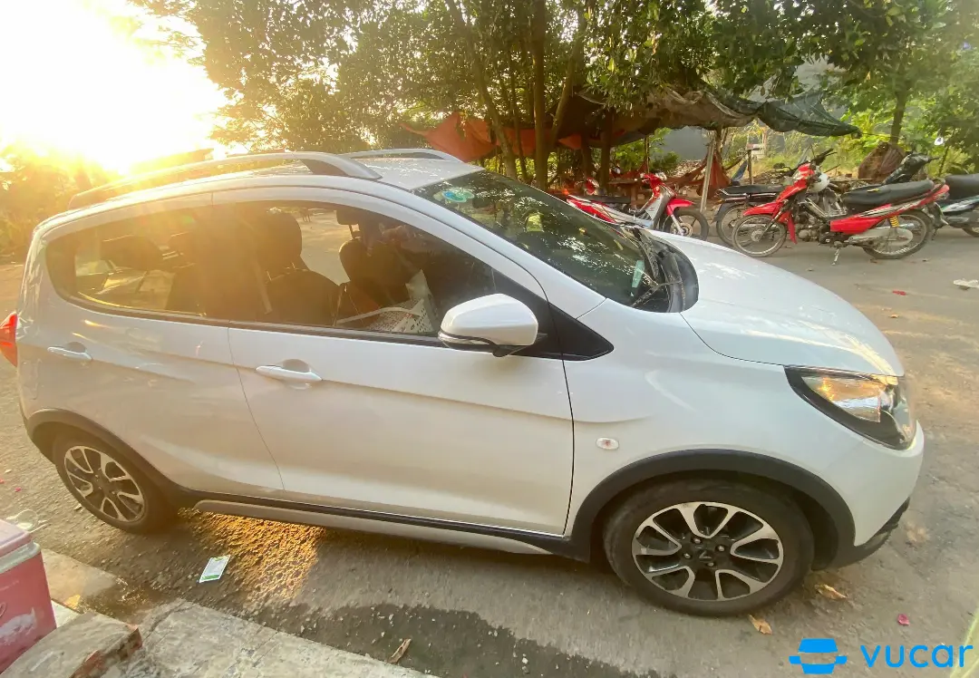 VinFast Fadil 1.4 AT Plus 2021 - Ngoại thất 4