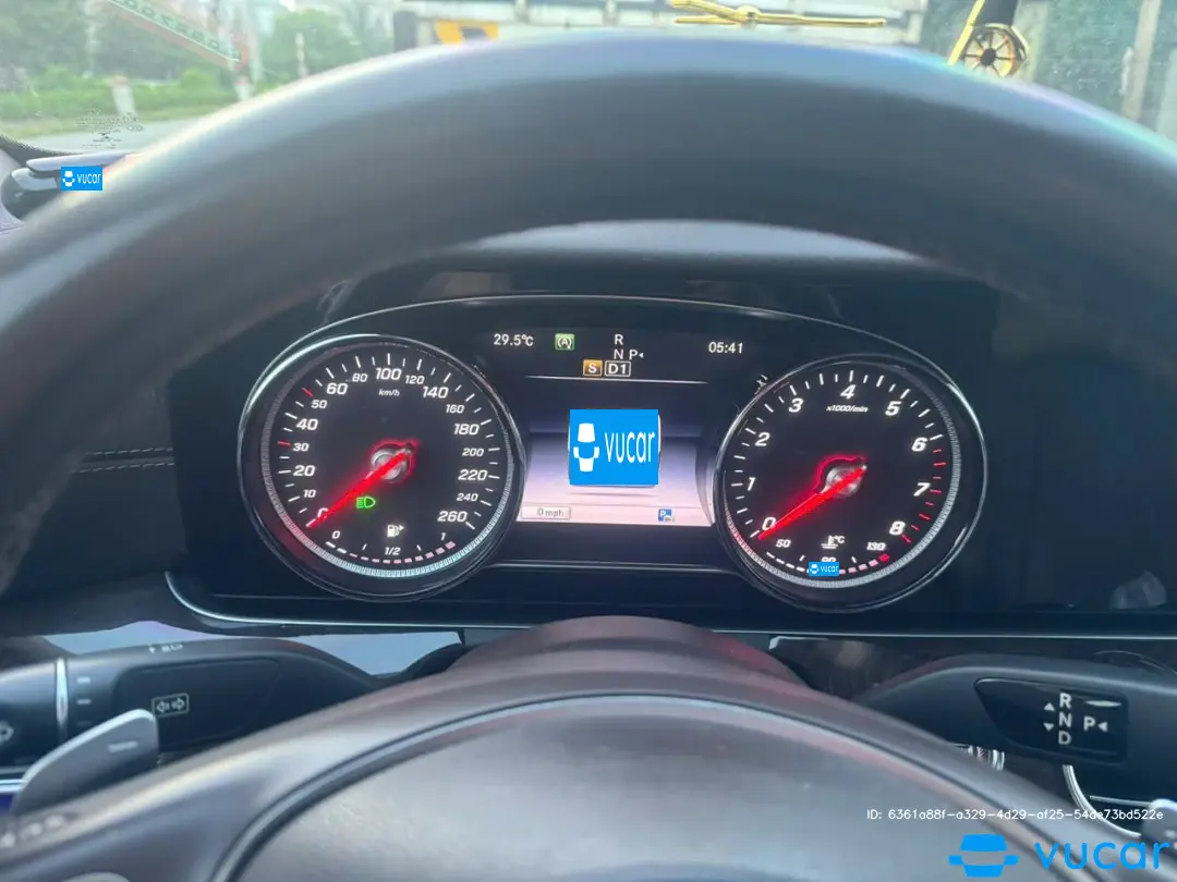Mercedes E class  2016 - Nội thất 1